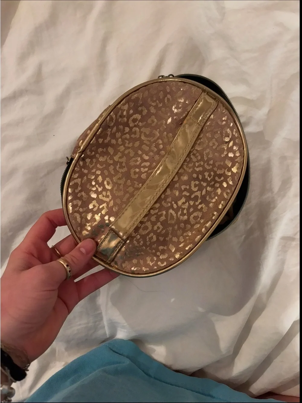 N/A stylish gold